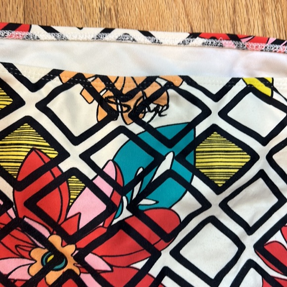 Skye bikini set. Says size large I would say more small/medium - Picture 7 of 10